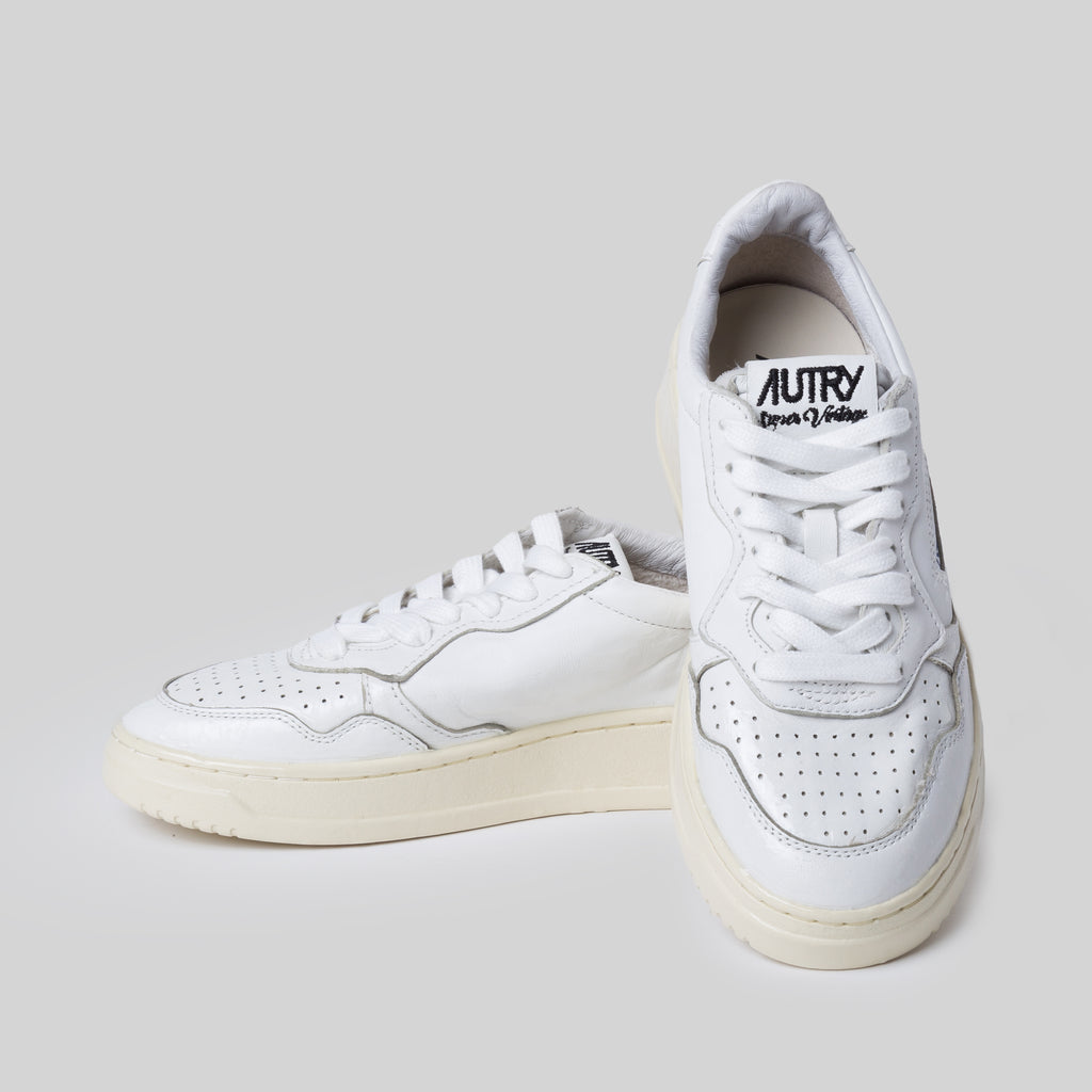 AUTRY SNEAKERS SUPER VINTAGE LOW WOM GOAT AVLW-GR 06 WHITE