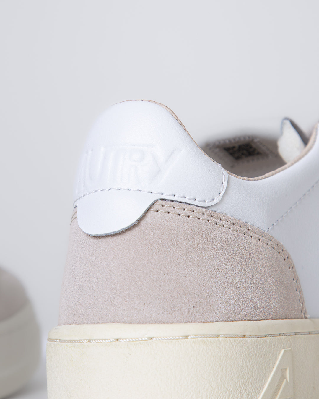 Autry sneakers AULW-LS 33 white – Flanella Shop